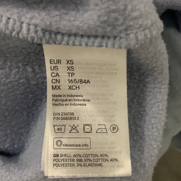 🔥2 for 20//H&M boyfriend baby blue crew neck - Picture 3 of 3